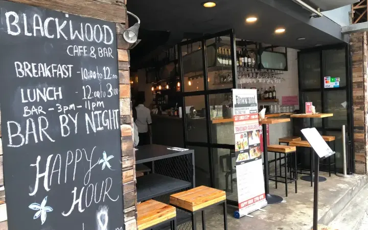 BLACKWOOD CAFE & BAR - photo via OpenRice