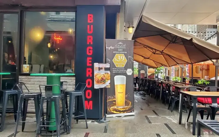 BURGERROOM - photo via OpenRice
